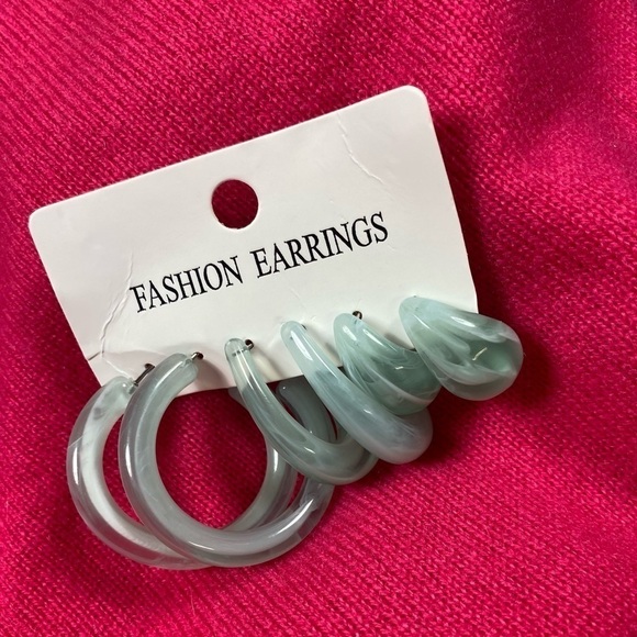 3 Pair Hoop Drop Earrings Seafoam Green Plastic with Metal Posts - Picture 4 of 11